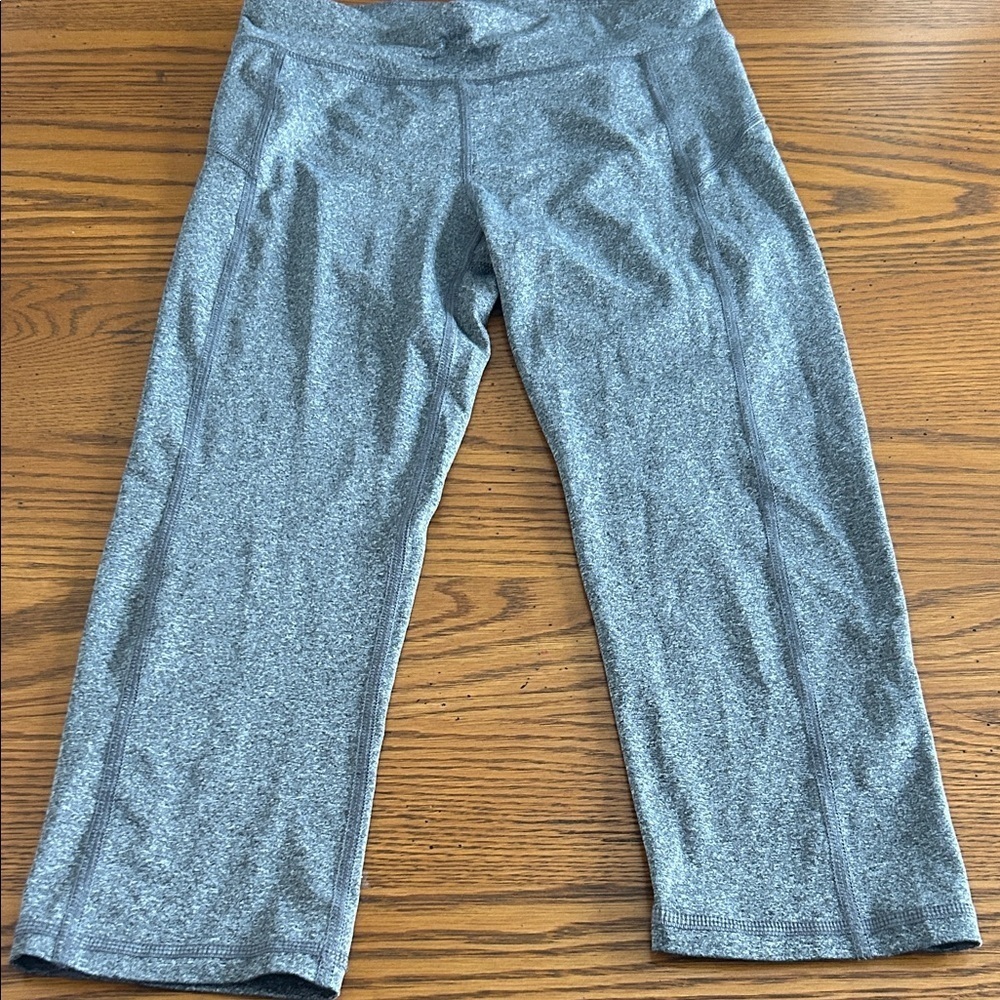 Aeropostale Gray Capri Leggings